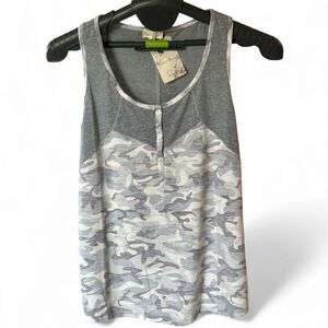 Hem & Thread Women's Camo Tank Top & Shorts Set Size L Casual Summer